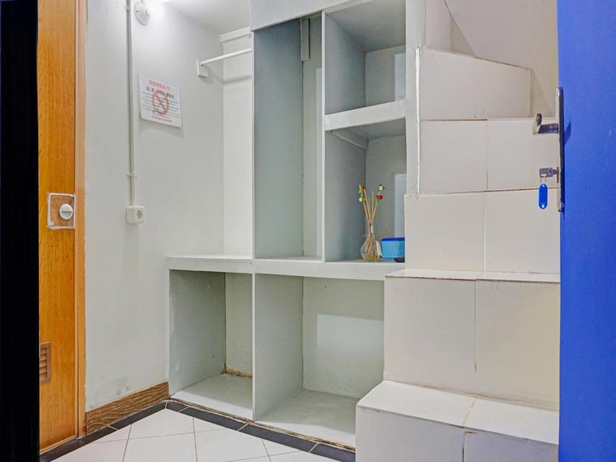 Cosmo Tanjung Duren Mitra Reddoorz Jakarta Ngoại thất bức ảnh