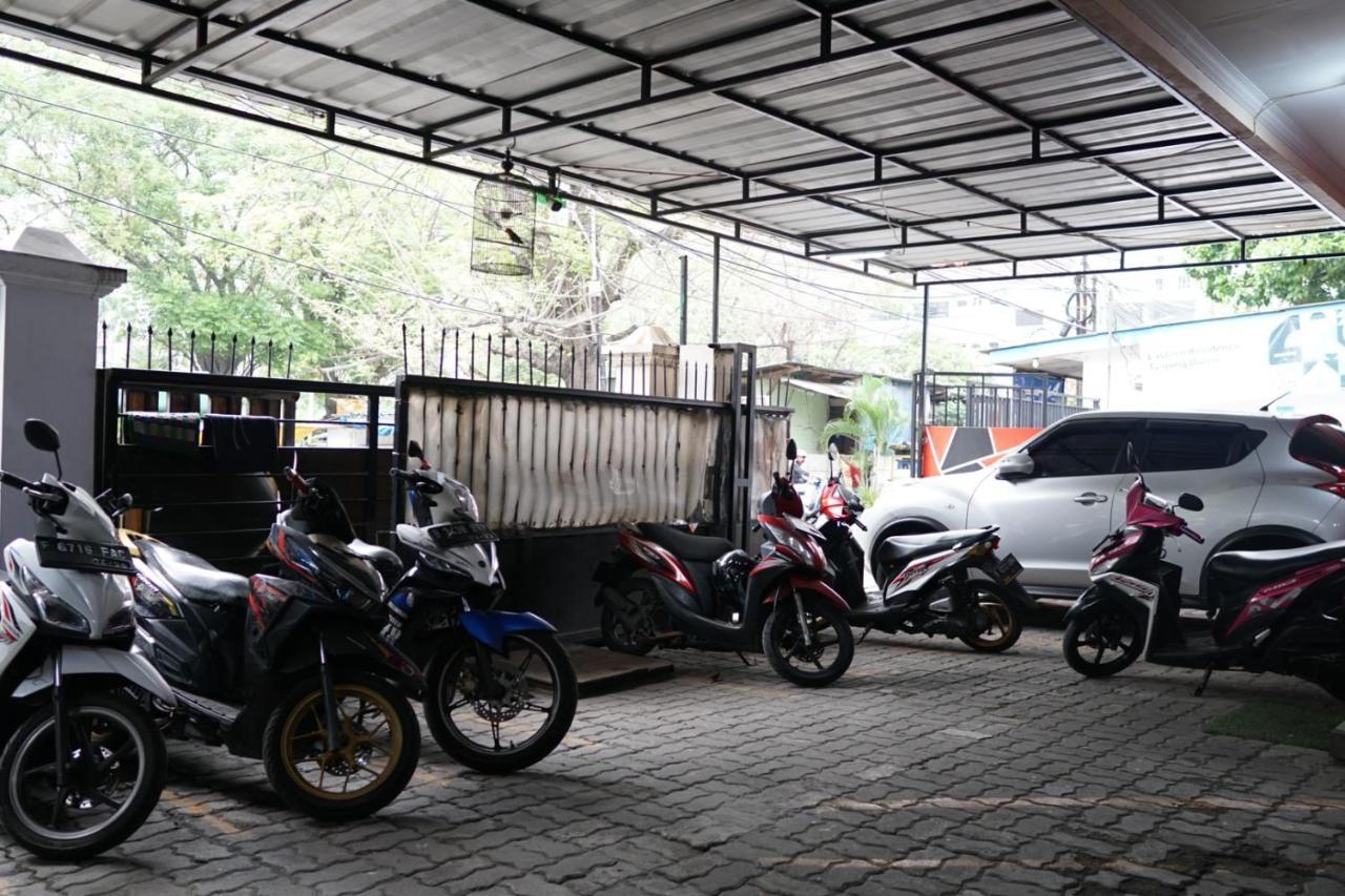 Cosmo Tanjung Duren Mitra Reddoorz Jakarta Ngoại thất bức ảnh